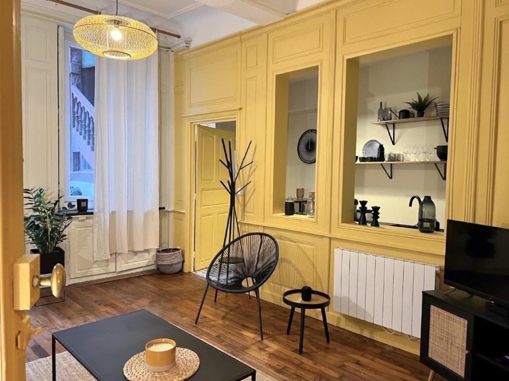 Апартаменты Le Boudoir De Clem Чалон-Сур-Салне Экстерьер фото