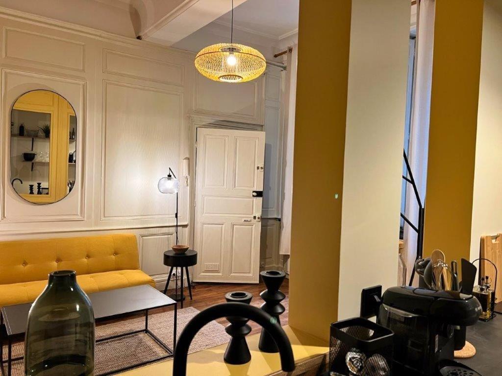 Апартаменты Le Boudoir De Clem Чалон-Сур-Салне Экстерьер фото